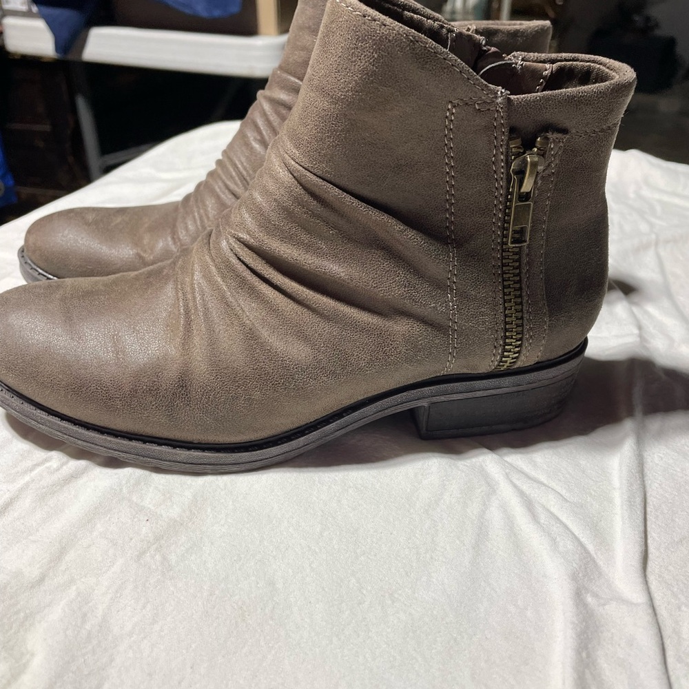 Women's Brown Ankle Boots Bear Traps is the Brand very comfortable
